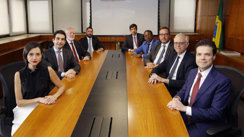 Copom mantém taxa básica de juros em 15% pela quarta vez seguida