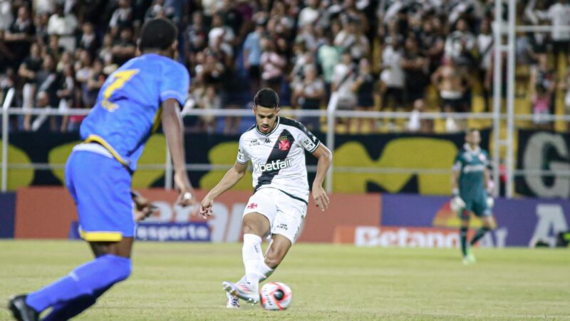 Ceará encaminha contratação do zagueiro Lucas Oliveira, ex-Vasco