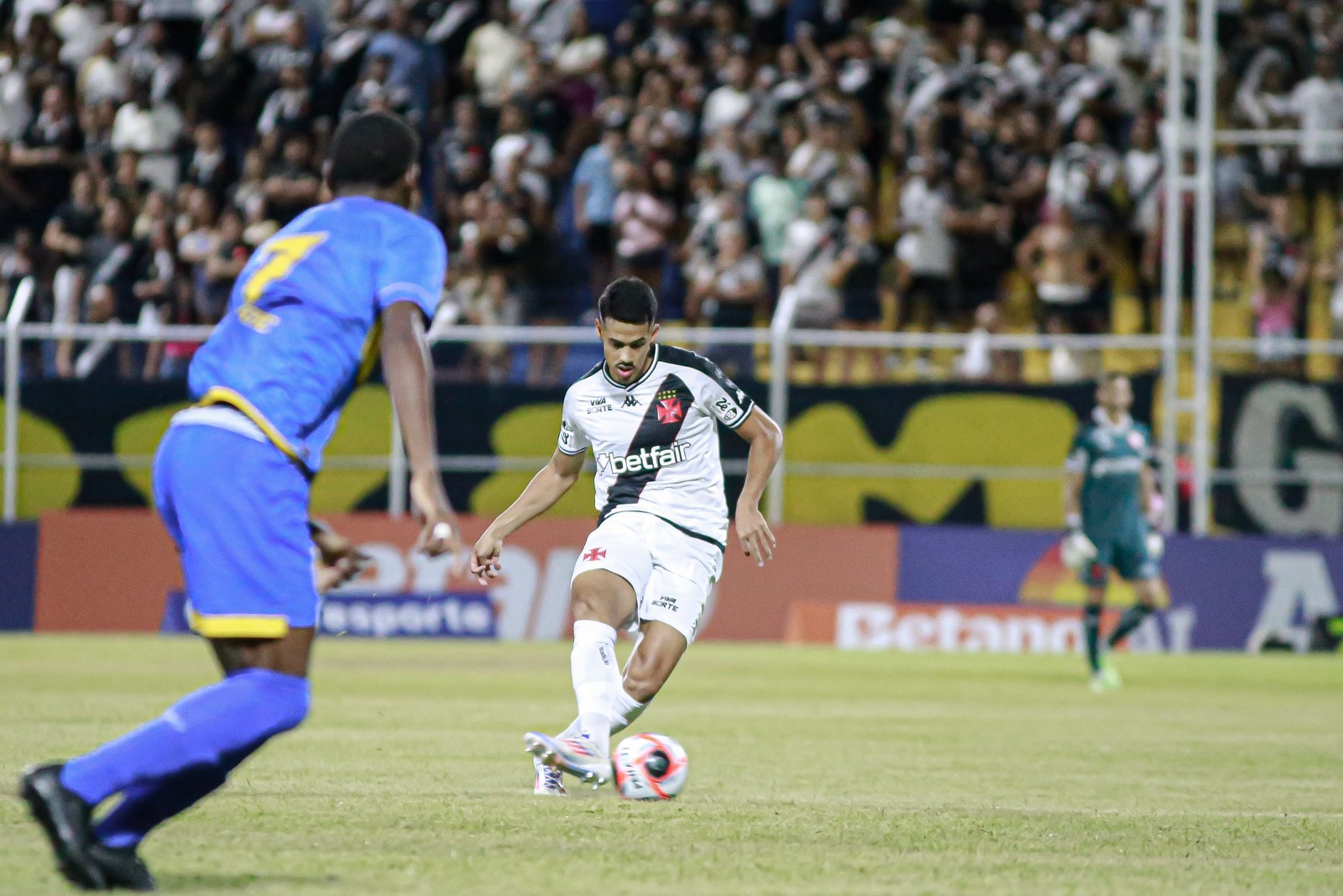 Ceará encaminha contratação do zagueiro Lucas Oliveira, ex-Vasco