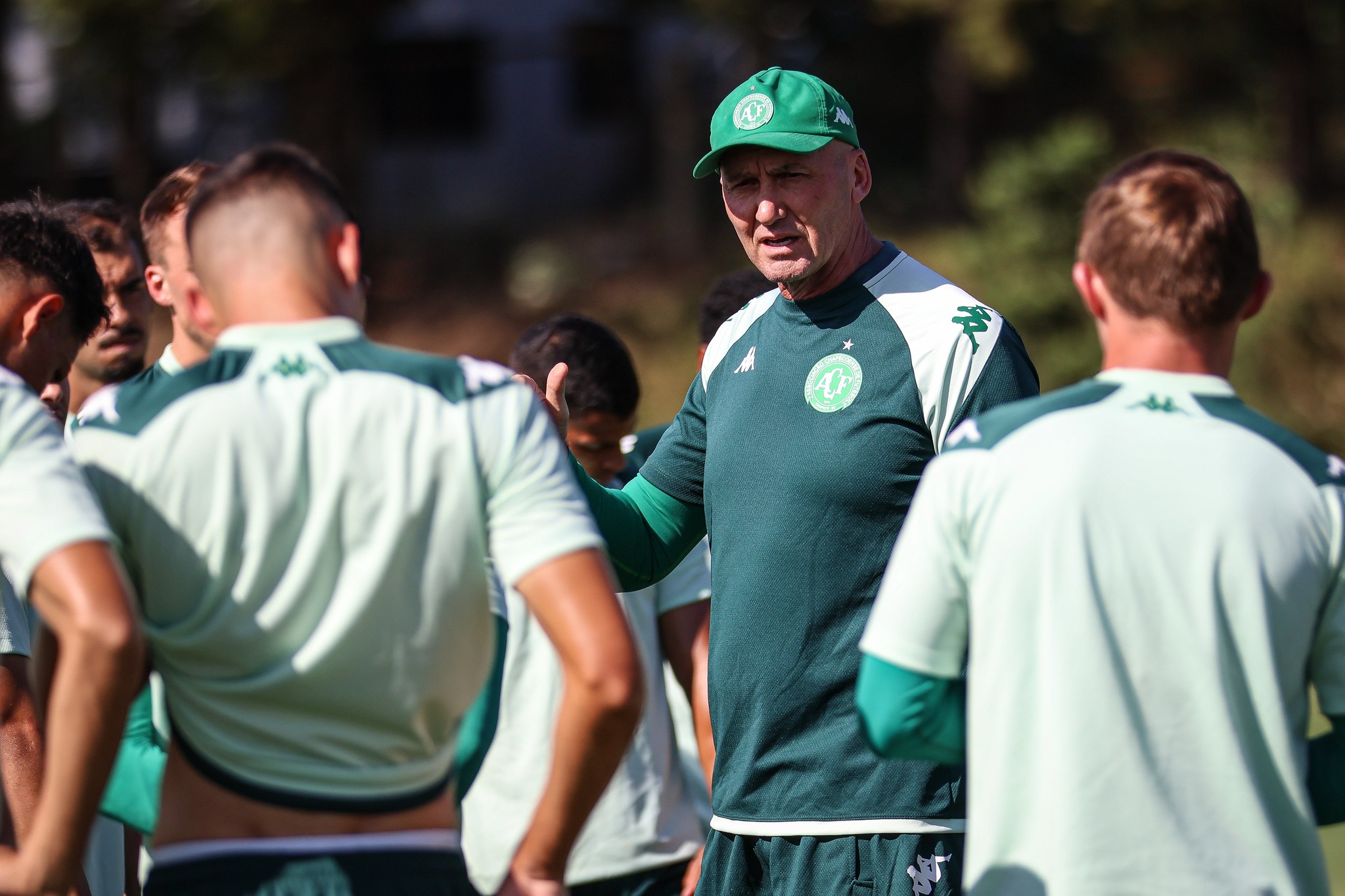 Reapresentação da Chapecoense: saiba quem são as “caras novas” do Verdão