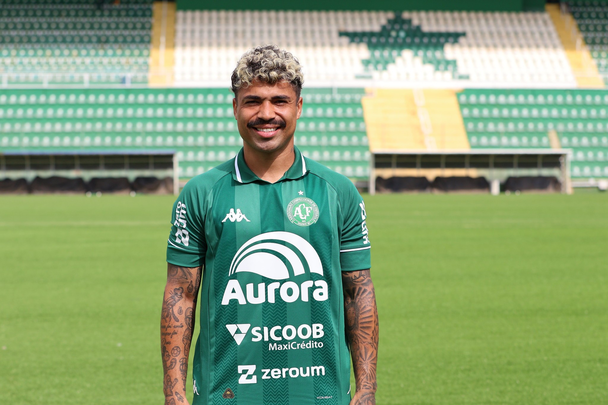 Chapecoense rescinde contrato com o meia Márcio Júnior