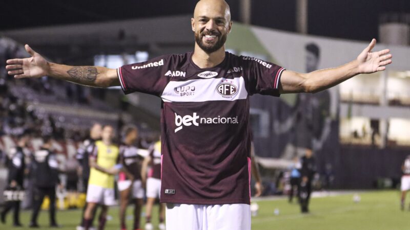 Carlão agradece à Ferroviária e evita falar em retorno: “Muita coisa pode acontecer”