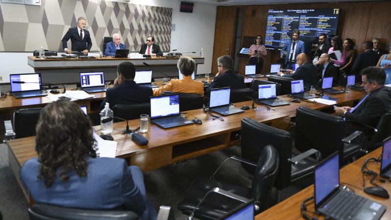 Câmara dos Deputados aprova punição para devedores contumazes de impostos; projeto vai à sanção