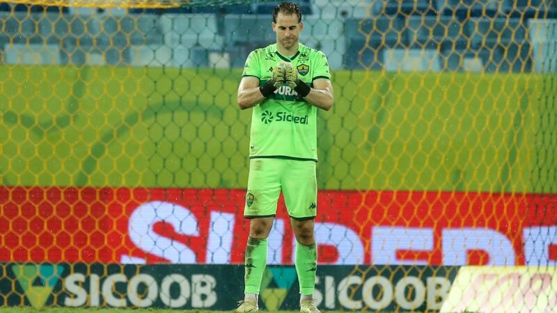 Cuiabá não renova contrato com Mateus Pasinato