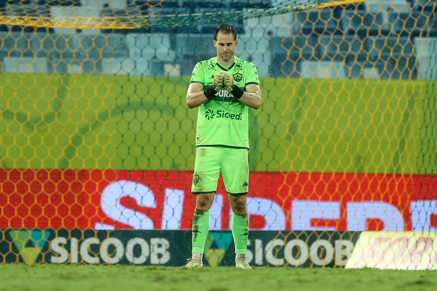 Cuiabá não renova contrato com Mateus Pasinato