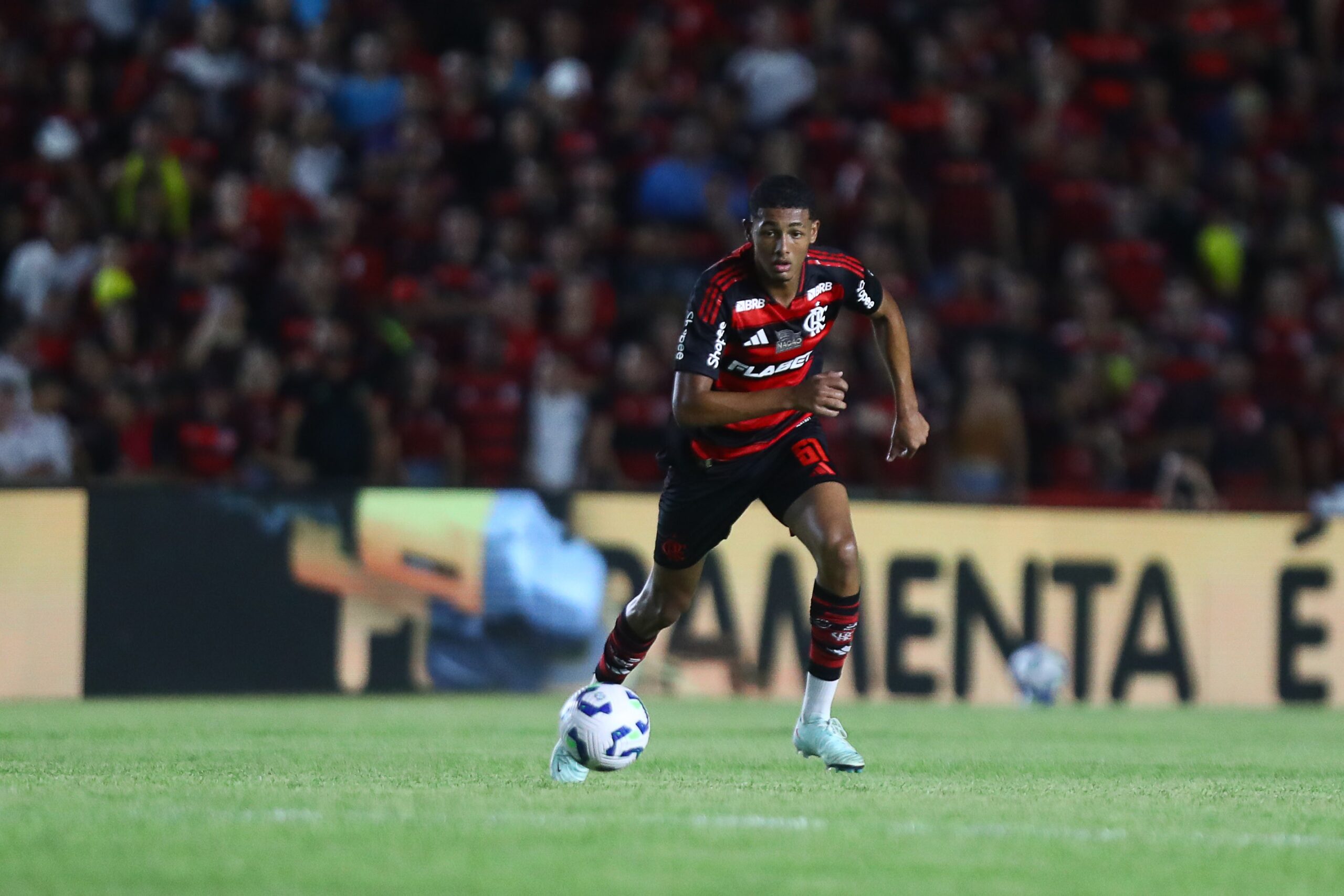 Sub-20 do Flamengo fará quinto jogo no profissional na temporada; veja retrospecto