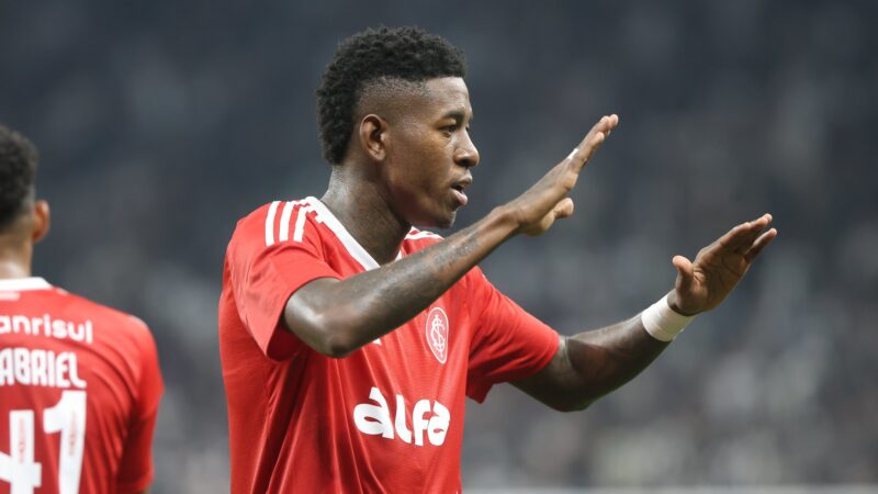 Após acordo com Inter, Flamengo acerta bases contratuais com Vitão; entenda o que falta para anúncio