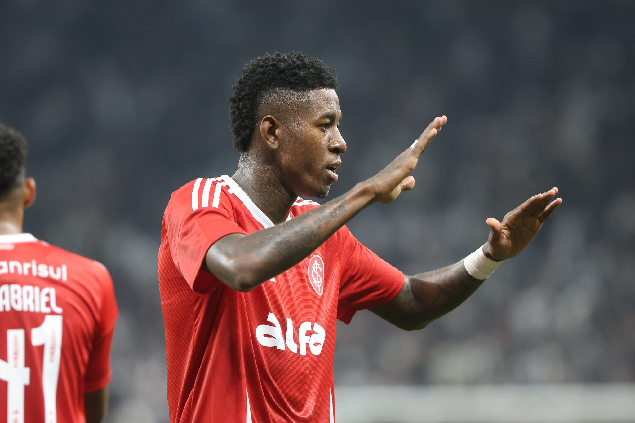 Após acordo com Inter, Flamengo acerta bases contratuais com Vitão; entenda o que falta para anúncio