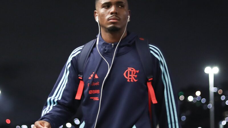 Grêmio tenta a contratação de Evertton Araújo, mas Flamengo quer resolver técnico primeiro