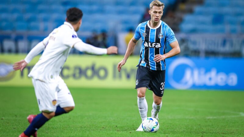 Fortaleza acerta com o volante Ronald, joia do Grêmio, por empréstimo