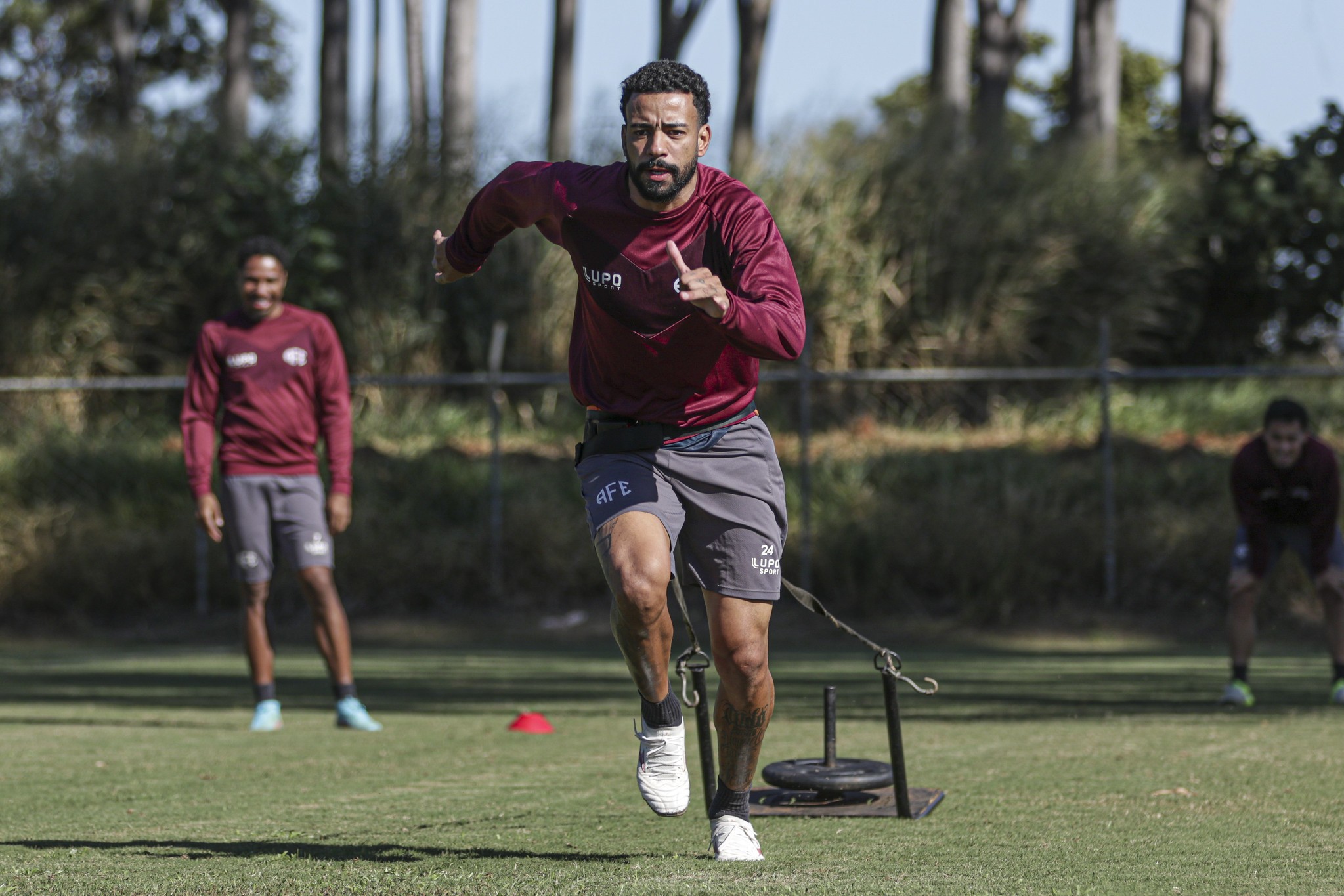 Noroeste anuncia o retorno do zagueiro Maycon