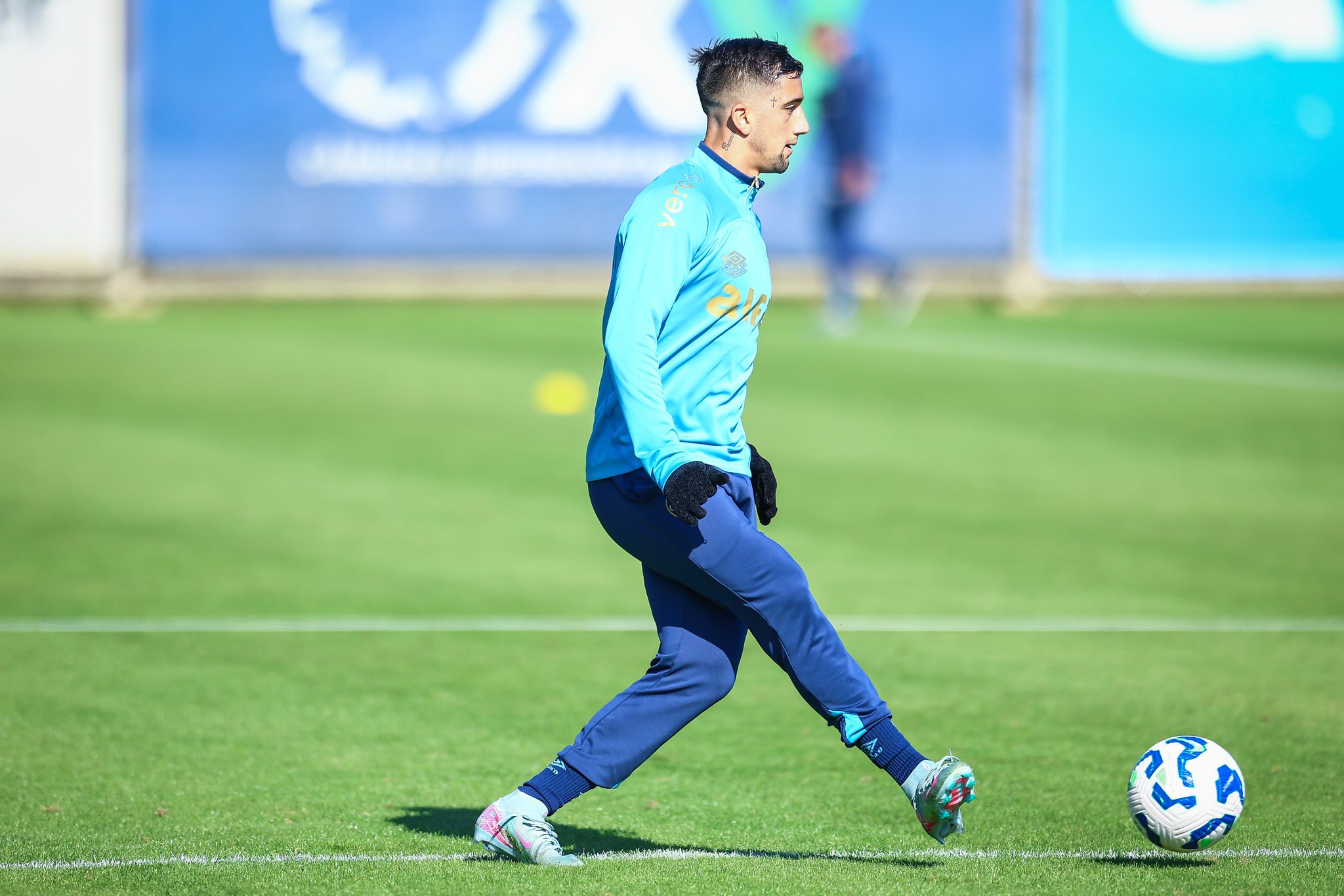 Grêmio recusa proposta do Nacional por Cristian Olivera