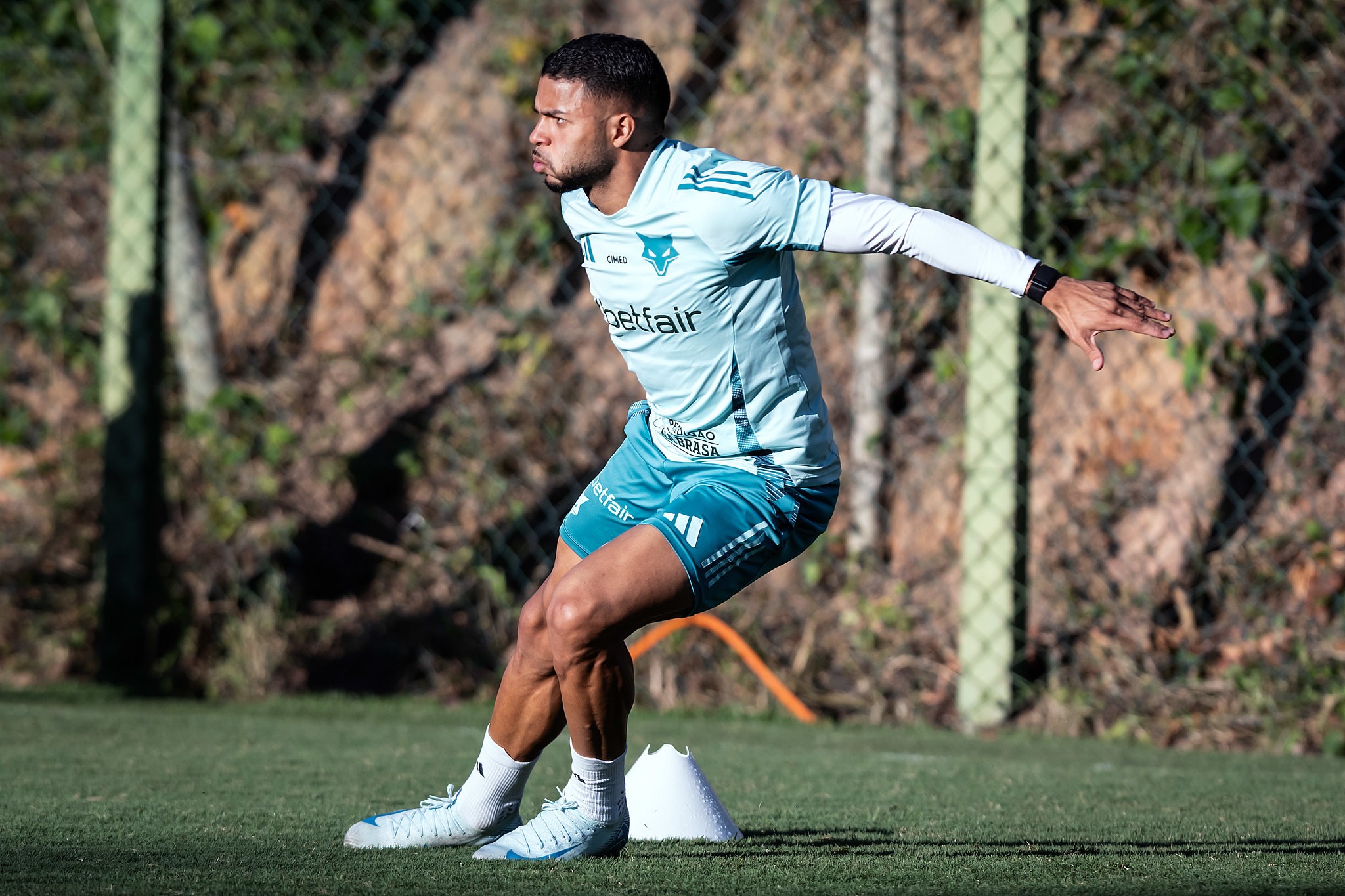 Jardim tem expectativa de contar com titular do Cruzeiro e fala sobre alternativas para Romero