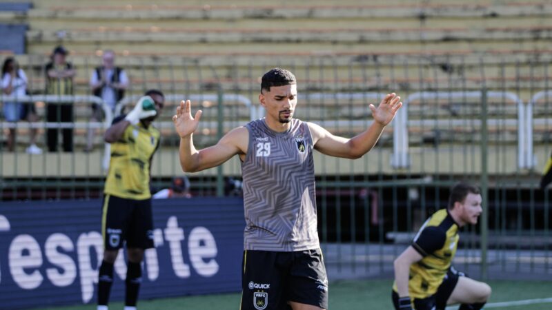 Volta Redonda acerta permanência de zagueiro Lucas Adell
