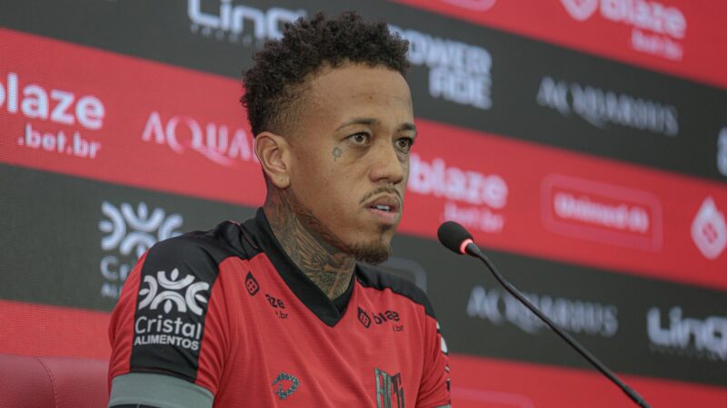 CRB anuncia a contratação do volante Luizão, ex-Atlético-GO