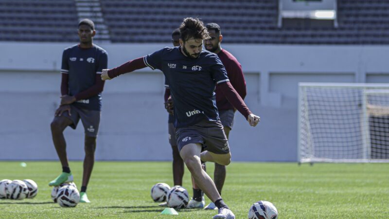 Ferroviária acerta compra definitiva de Albano