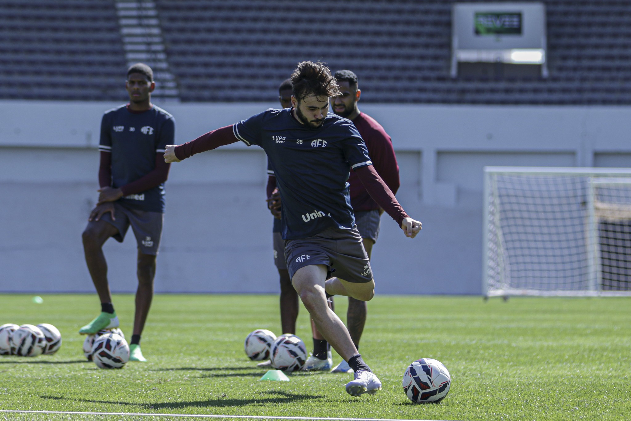 Ferroviária acerta compra definitiva de Albano