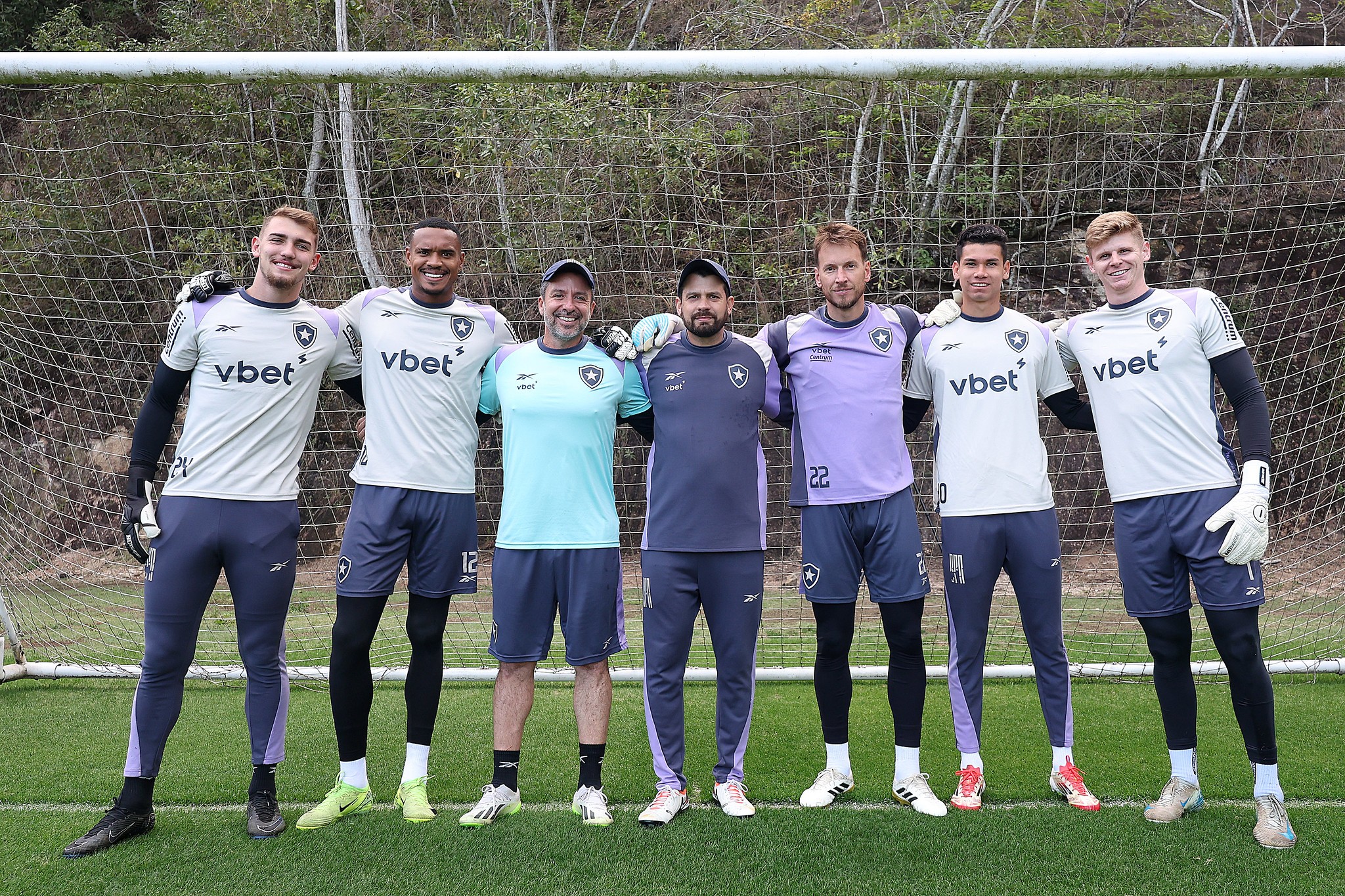 Botafogo vai contratar goleiro? Veja o que pensa a diretoria para o início de 2026