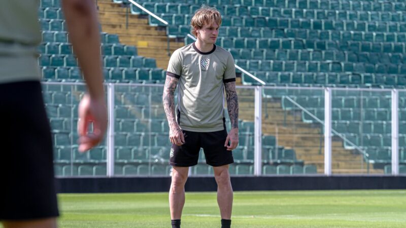 Barra anuncia ex-Figueirense como reforço para a temporada 2026