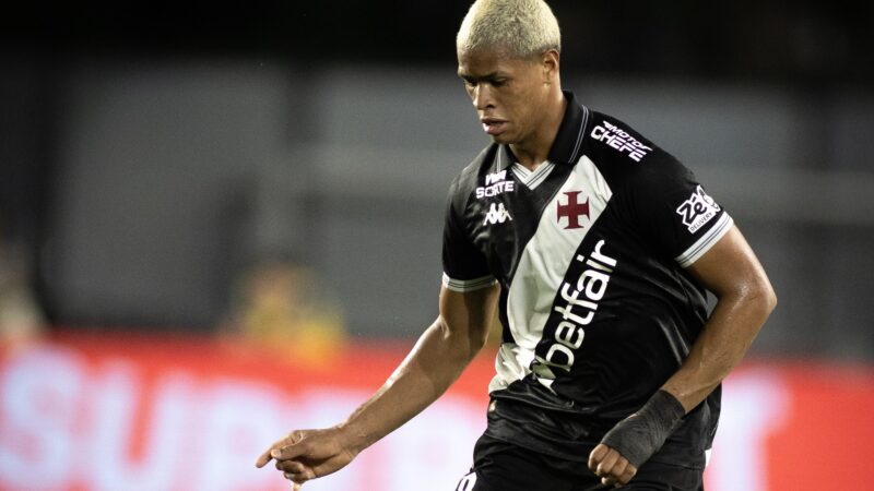 Vasco faz reformulação no meio-campo e deve ir ao mercado por volante