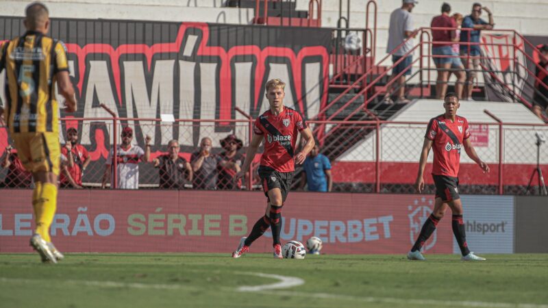 Grêmio recebe propostas e sondagens por volante Ronald; saiba detalhes