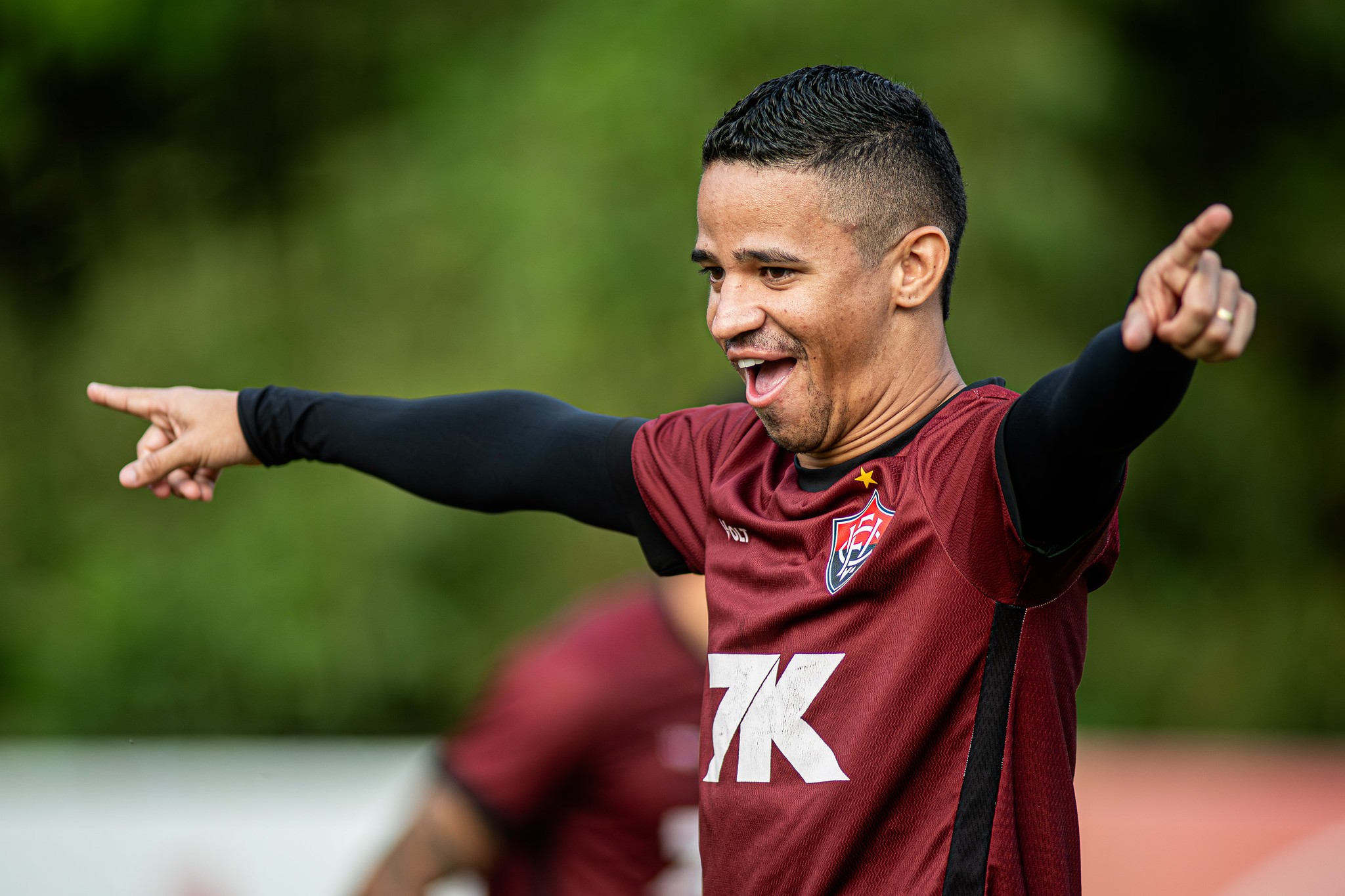 Vitória anuncia compra do atacante Erick, ex-São Paulo; veja valores