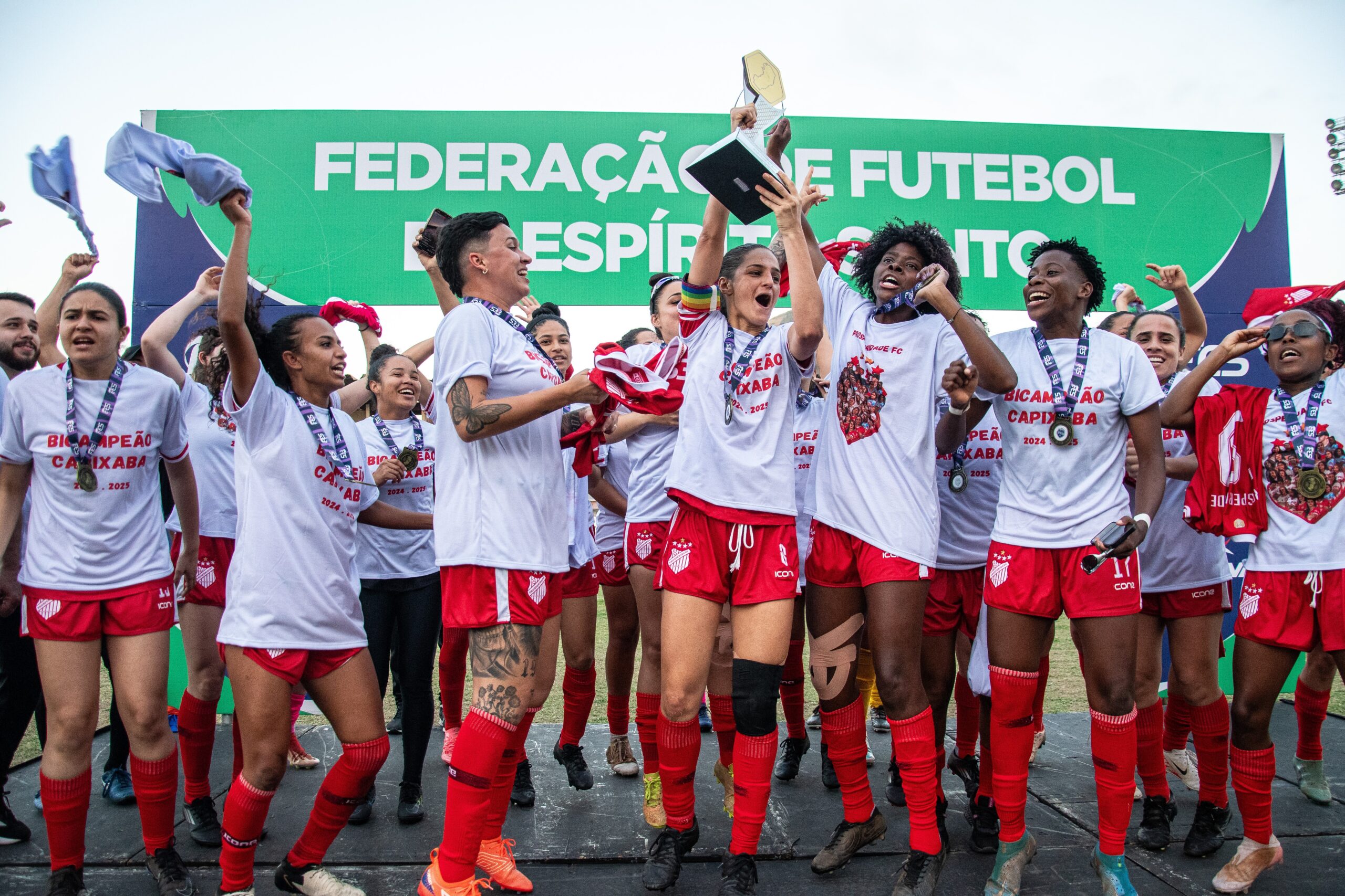 Retrospectiva 2025: Prosperidade assume protagonismo no futebol feminino capixaba