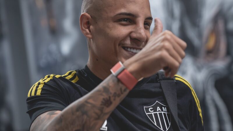 Lateral do Atlético-MG, Arana provoca Cruzeiro após eliminação na Copa do Brasil