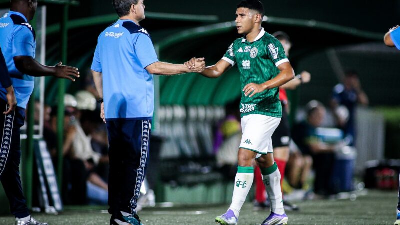 Guarani renova contrato com meia para 2026