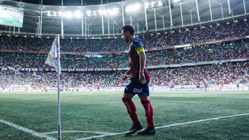 Bahia anuncia renovação de contrato com Everton Ribeiro