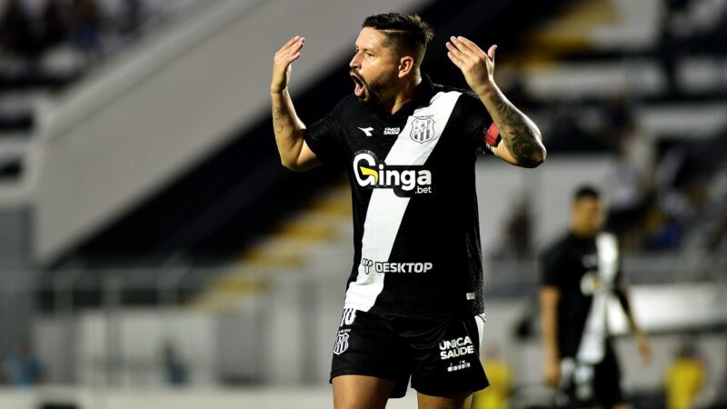 Elvis recusa outras ofertas para ficar na Ponte em 2026