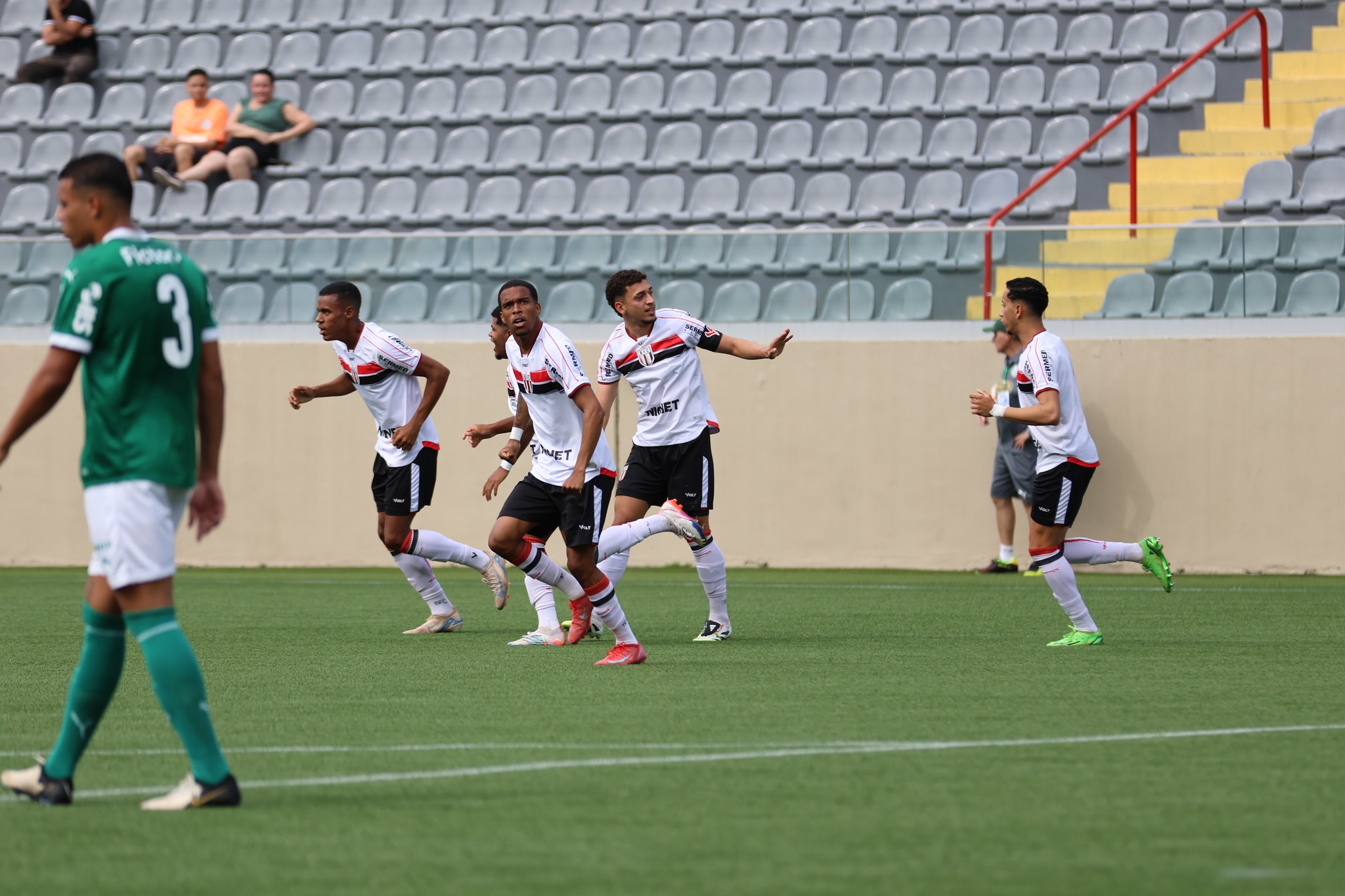 Botafogo-SP define número de jogadores no elenco e traça plano para base
