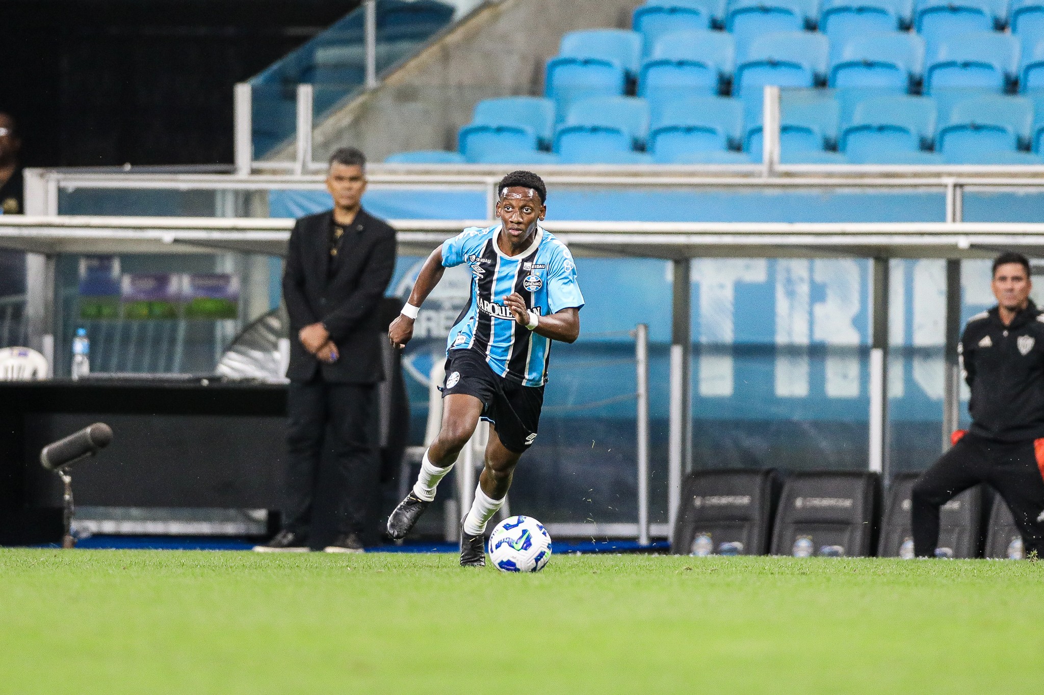 Promessa do Grêmio está na mira do Liverpool; saiba detalhes
