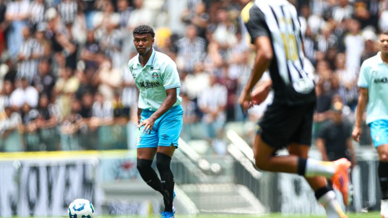 Grêmio renova com promessas da base que receberam sondagens do exterior