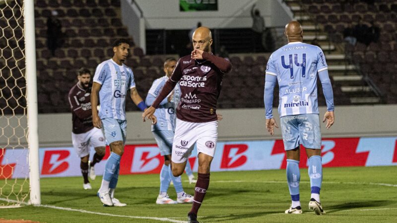 Carlão e Ferroviária se distanciam de acordo e renovação esfria