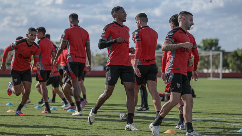 Atlético-GO tem 18 jogadores em fim de contrato; veja quem fica e quem sai