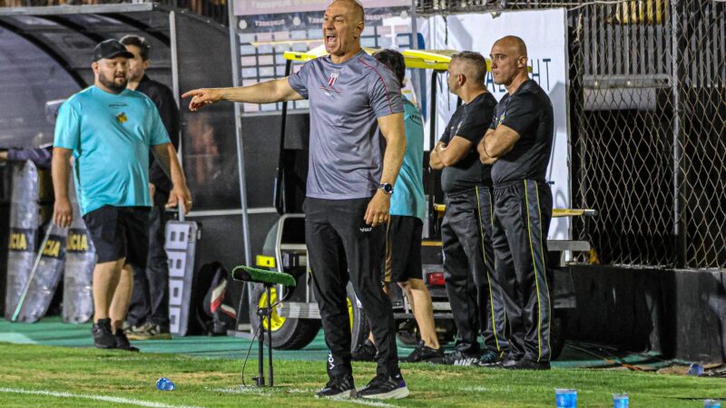 “Meu maior título”, diz Ivan Izzo sobre permanência do Botafogo-SP na Série B