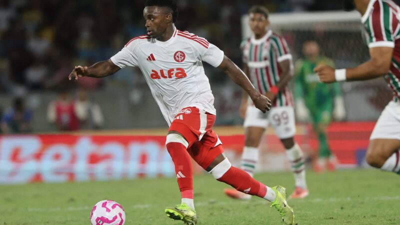 Saiba o que o Botafogo pensa sobre a contratação de Carbonero, do Internacional