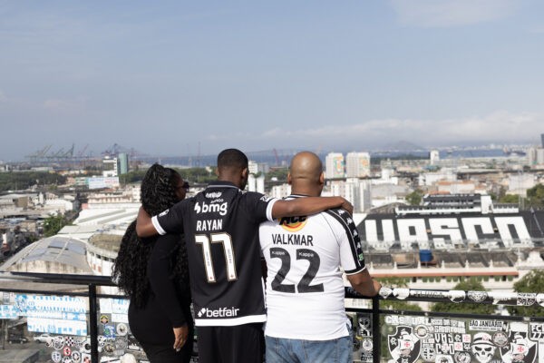 Meio bilhão de multa e bônus por convocação: os bastidores da renovação de Rayan com o Vasco