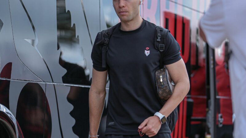 Goiás entra na disputa com Atlético-GO pelo volante Ronald