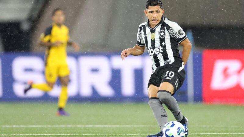 Fluminense faz sondagem pelo meia Savarino, do Botafogo