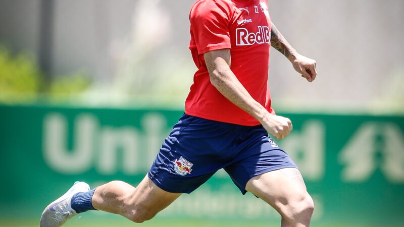 Bragantino faz atividade tática e treina bolas paradas antes de enfrentar o Vitória