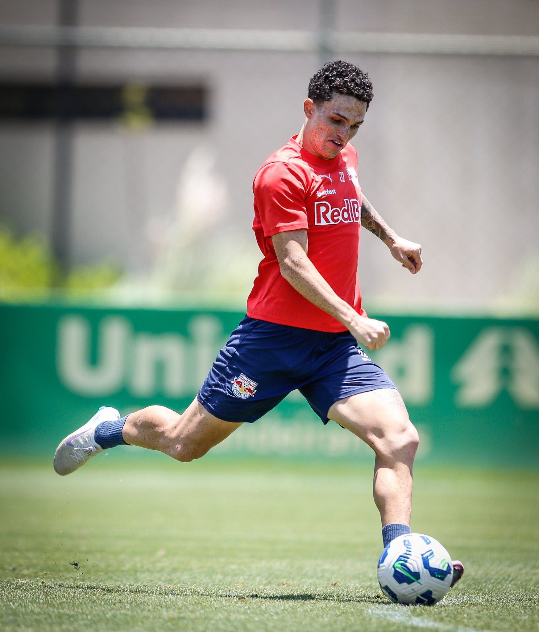 Bragantino faz atividade tática e treina bolas paradas antes de enfrentar o Vitória