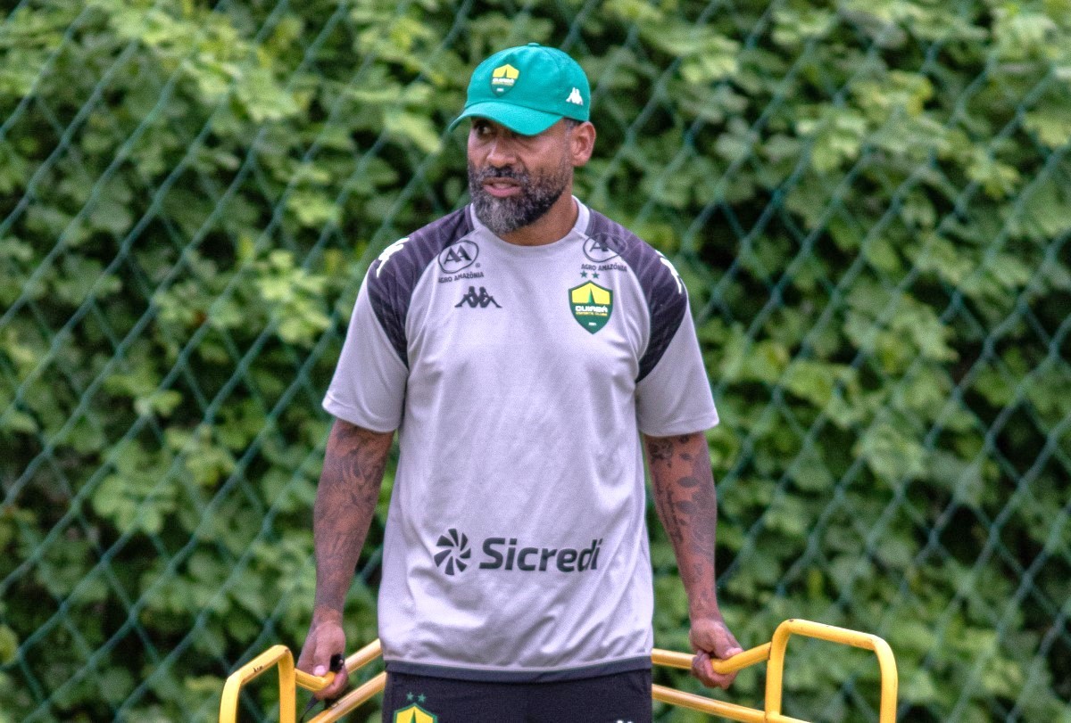 Ex-lateral do Corinthians, Dyego Coelho é anunciado como técnico do Taubaté no Paulista da Série A2