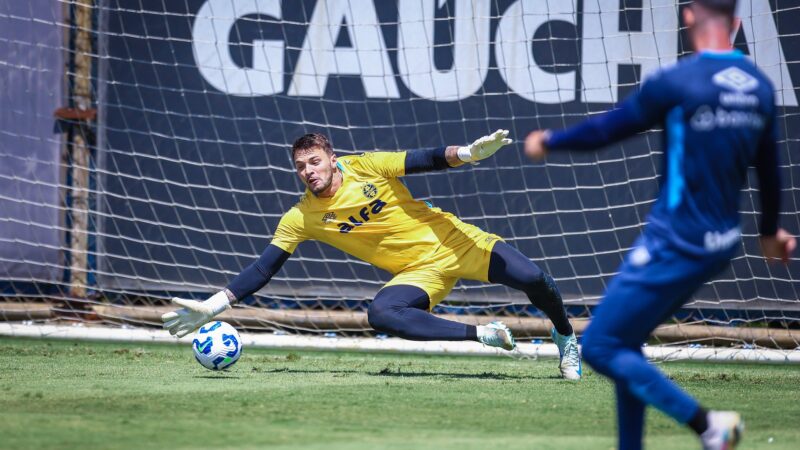 Grêmio recebe proposta por Grando em meio a nova tentativa de renovação e indefinição no gol