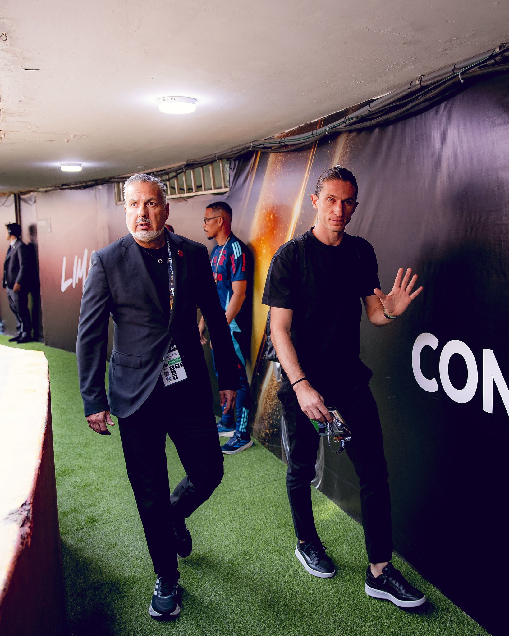 Flamengo deseja reduzir média de idade do elenco e espera fim do Brasileiro para avançar em reforços