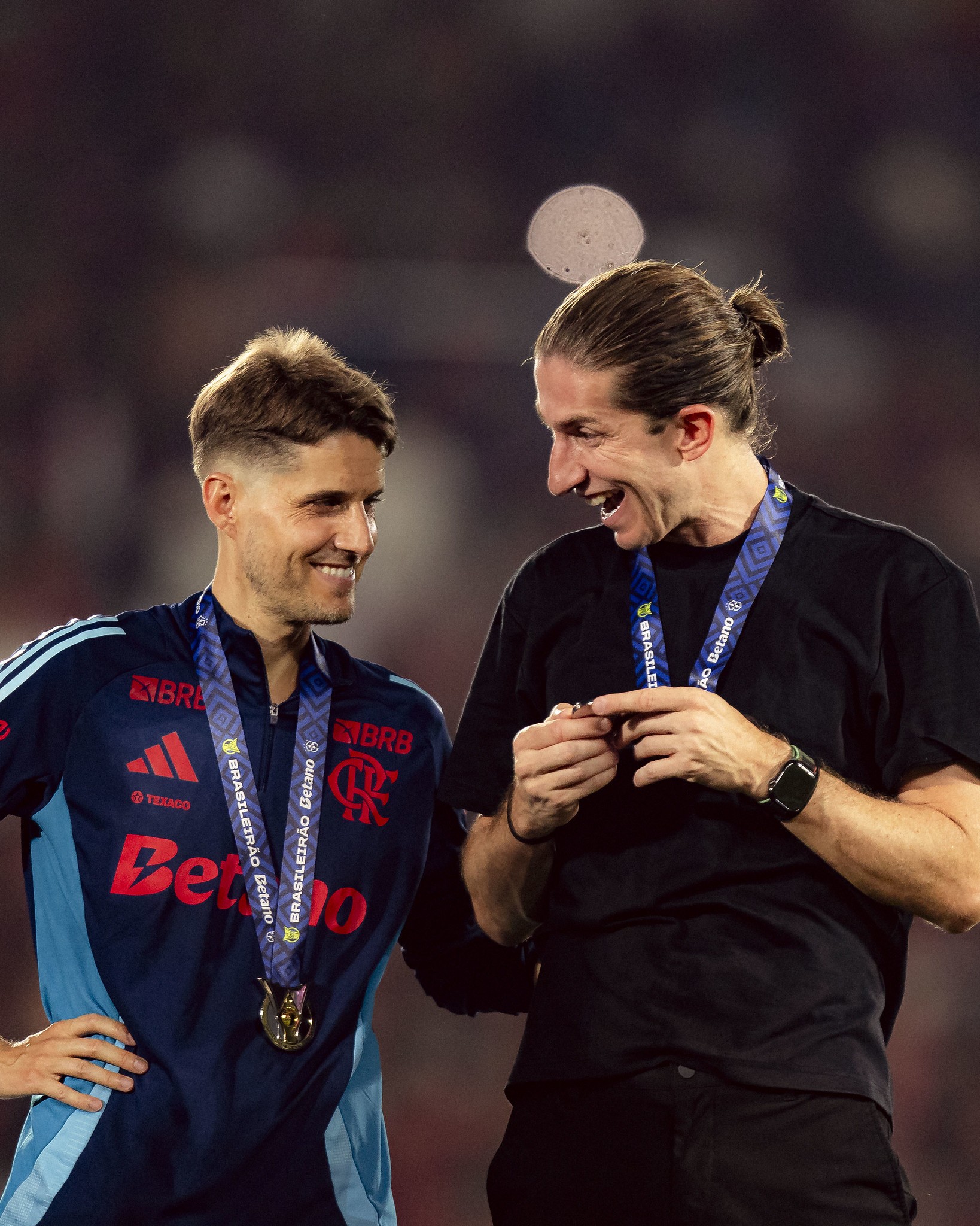 Quem são os auxiliares que “atrasaram” renovação de Filipe Luís com o Flamengo? Conheça