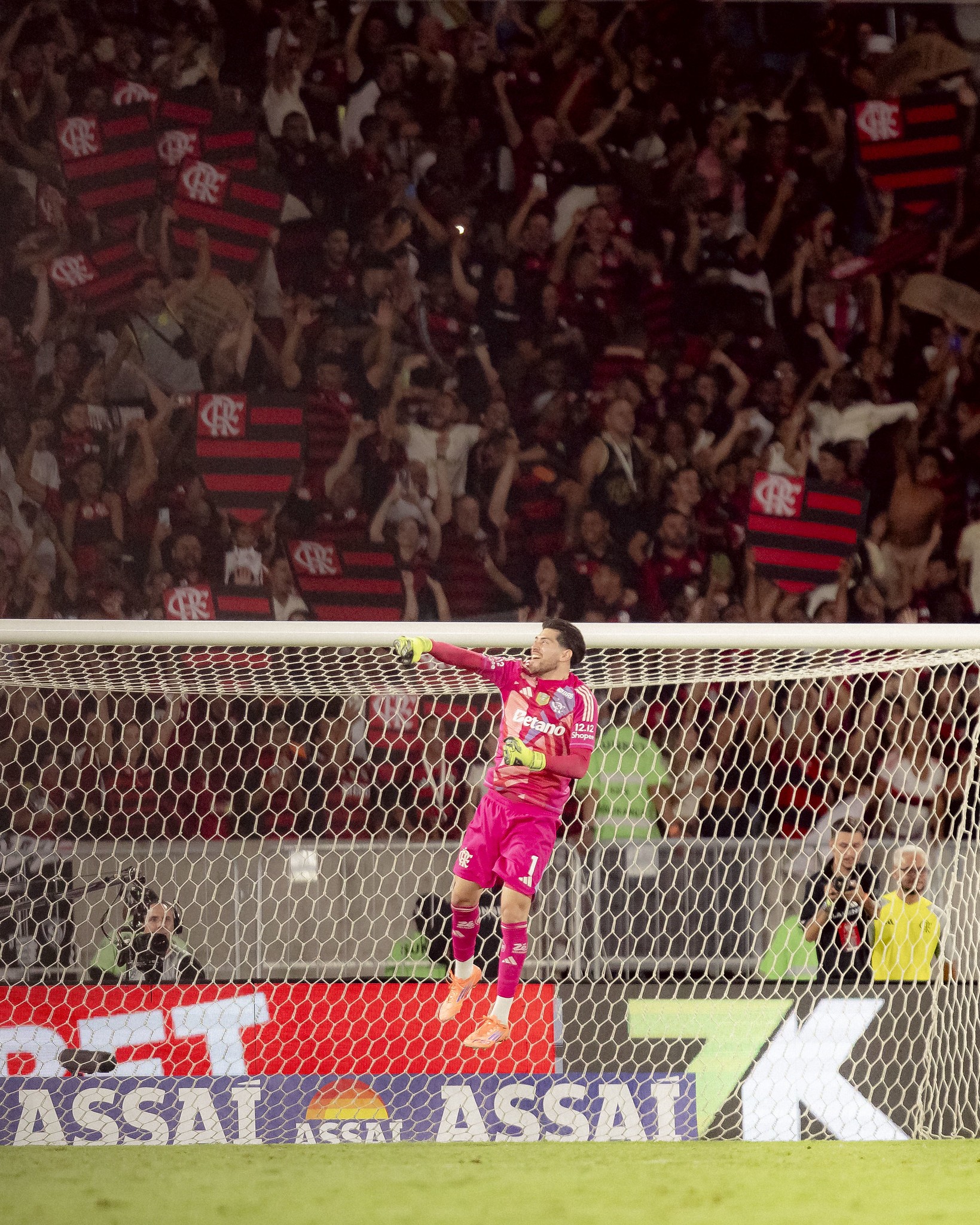 Rossi comenta renovação com Flamengo e recorda tentativa de assalto: “Poderia ter saído”