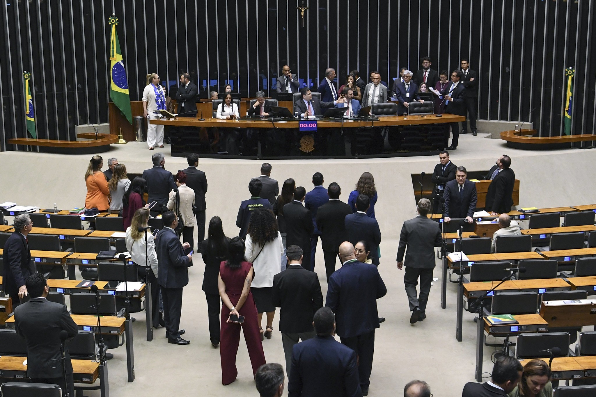 Comissão aprova Orçamento de 2026 com R$ 61 bilhões para emendas parlamentares