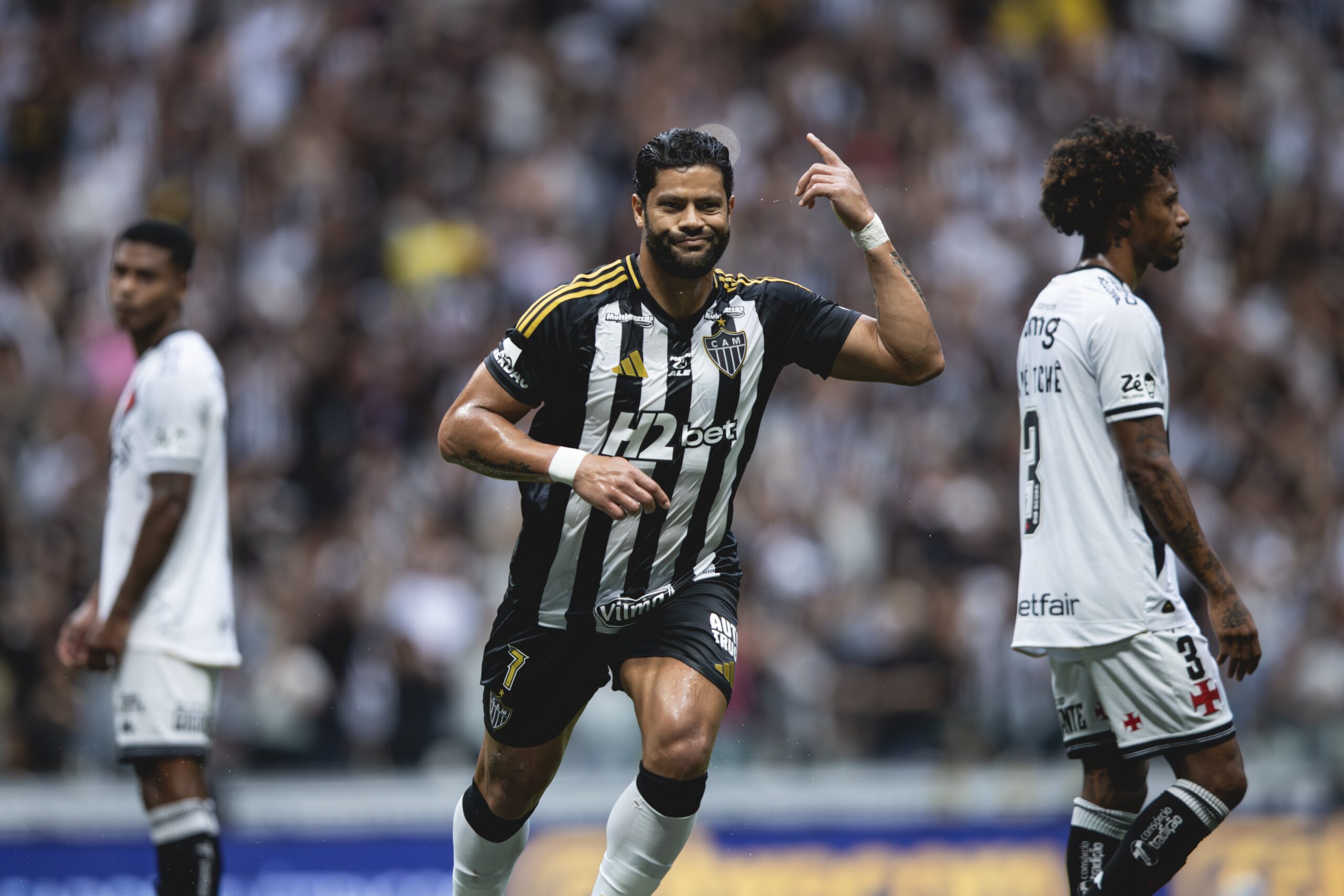 Fluminense tem interesse em Hulk e aguarda reunião do atacante com o Atlético-MG